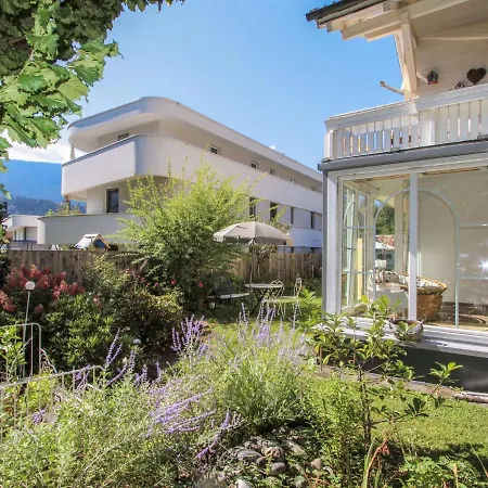 Evelyne By Interhome *