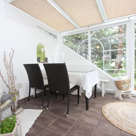 Evelyne By Interhome Appartement